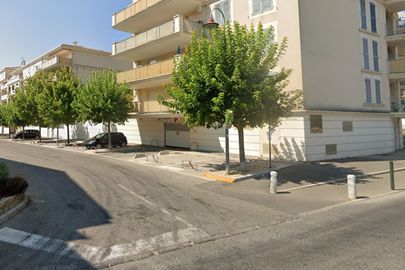 Parking 18 avenue 1e Division Brosset - Hyères