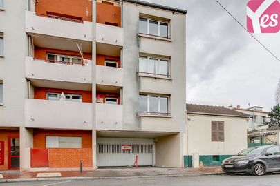 Parking Métro Garibaldi - rue Louis Blanc - Saint Ouen