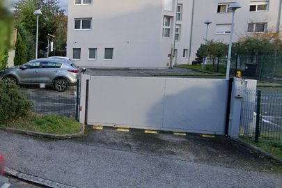 Parking Médiathèque La Prairie - avenue Lucien Boschetti - Annecy
