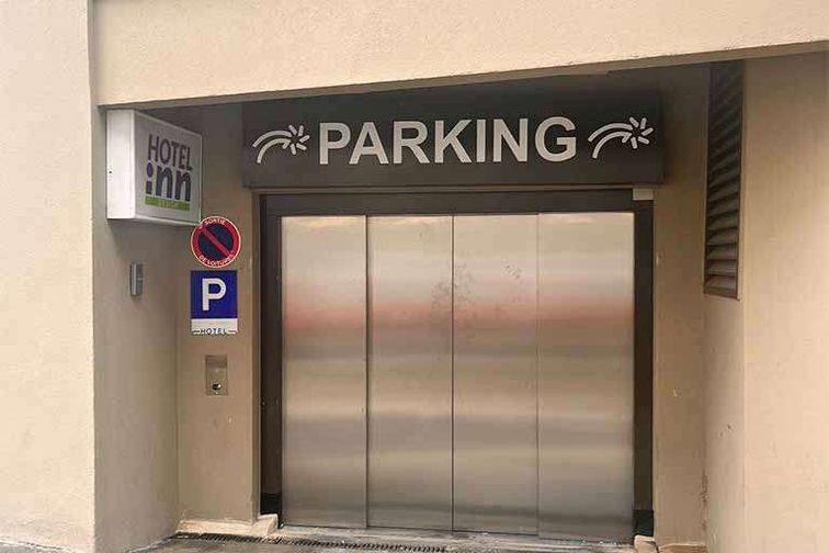 Paris - place d'Italie - Mairie du 13 - Parking réservable en ligne - Paris