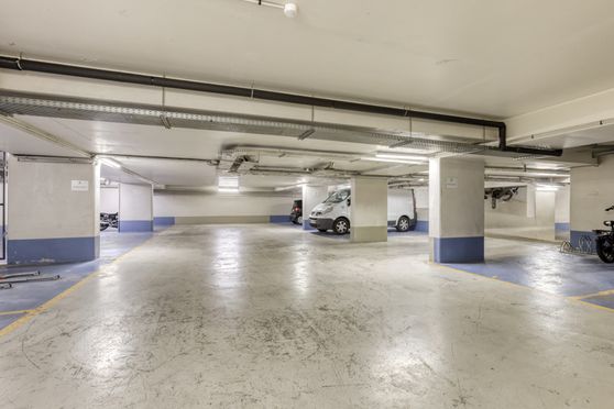 Vignette parking Métro Grands Boulevards - rue Montmartre - Paris 2