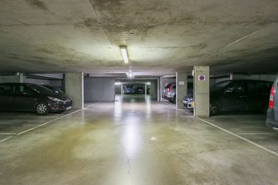 Parking Métro Cour Saint-Émilion 2 - Paris 12