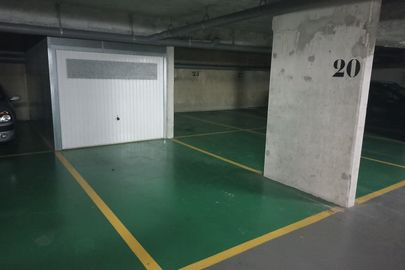 Parking Out of the Blue - rue Saint Maur - Paris 11