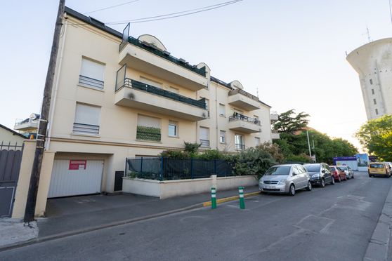 Vignette parking Créche Multi-Accueil Lise London - avenue Diderot - Villepinte
