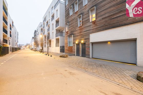 Vignette parking Les Hauts-de-Cergy - place du Thyrse