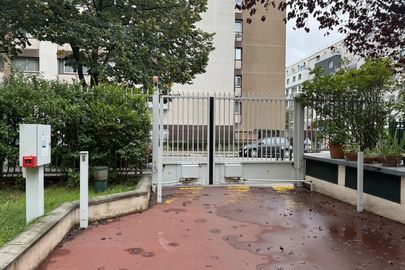 Parking Métro Père Lachaise - 72 B rue de la Folie Regnault - Paris 11