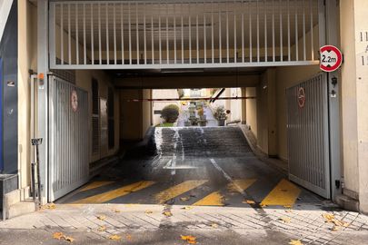 Parking Métro Philippe Auguste - avenue Philippe Auguste - Paris 11