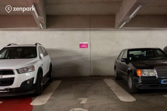 Vignette parking Paris - Porte de Saint-Ouen - Cimetière des Batignolles