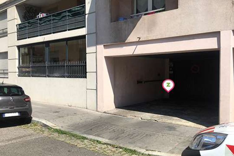 Lyon - Gare Part-Dieu - Bourse du travail - Parking réservable en ligne - Lyon