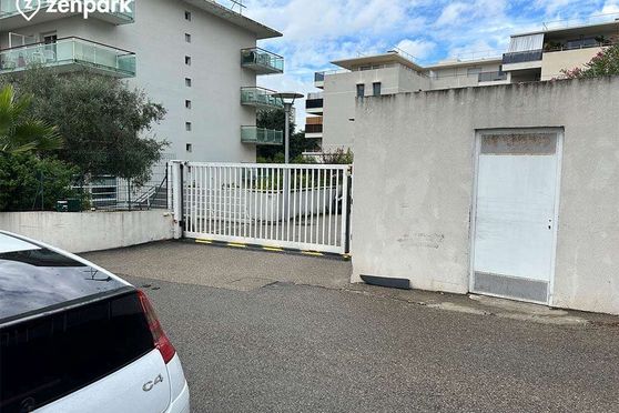 Vignette parking Antibes - Mairie - chemin de Saint Claude