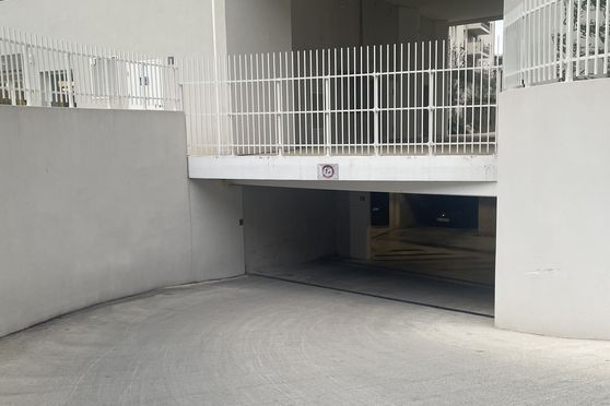 Vignette parking Consulat Général du Japon - allée Johnny Hallyday - Marseille 8