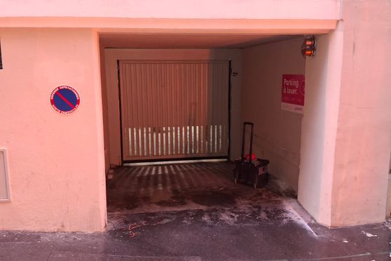 Vignette parking Consulat de Suisse - rue Saint Jacques - Marseille 6