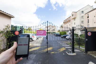 Parking Centre-ville - rue de Montalet - Issou