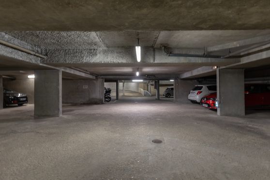 Vignette parking RER Fontenay aux Roses - place du Château Sainte-Barbe
