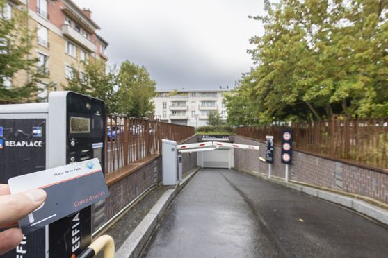 Vignette parking Cité-Jardins de Suresnes - place de la Paix