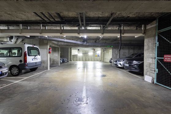 Vignette parking Métro Saint-Mandé - rue de lagny - Montreuil