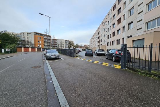 Vignette parking St Priest Pompidou - rue Paul Painlevé - Saint Priest