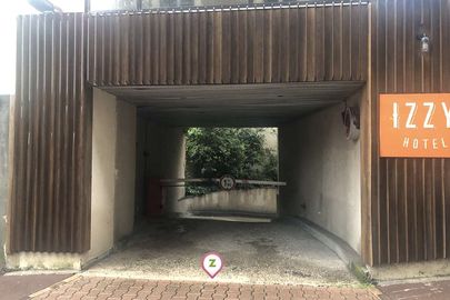 Parking Issy-Les-Moulineaux - Hôpital Corentin Celton - Hôtel Izzy