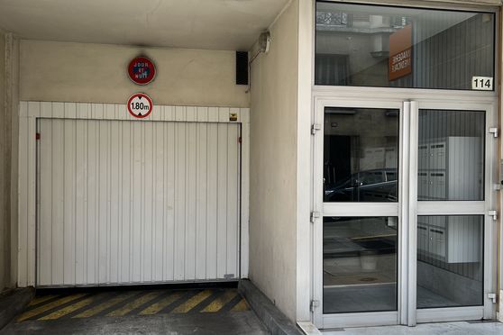 Vignette parking Métro Brochant - rue Nollet - Paris 17