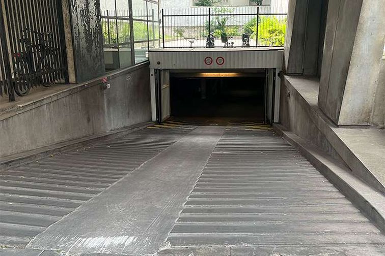 Paris - rue Brillat Savarin - Parc Montsouris - Parking réservable en ligne - Paris