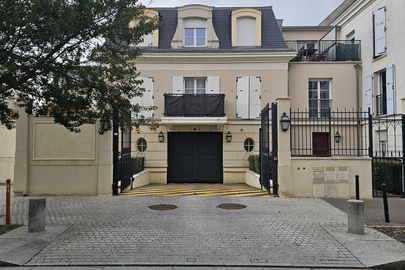 Parking Lac de Serris - rue des Scandinaves