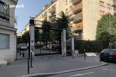 Parking Paris - Porte Dorée - Michel Bizot
