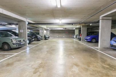 Vignette parking Métro Stalingrad - rue d'Aubervilliers - Paris 18
