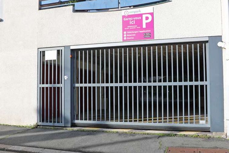 Bordeaux - Gare Saint-Jean - Église du Sacré-Coeur - Parking réservable en ligne - Bordeaux