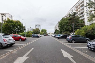 Parking 7 Rond Point des Martyrs de Châteaubriant - Bagneux