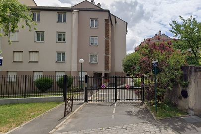 Parking Tramway Le Village - allée Henri Legall - Gennevilliers