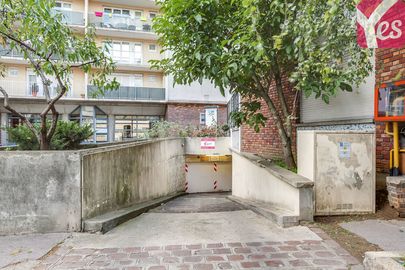 Parking Métro Mairie de Saint Ouen - rue du Docteur Bauer