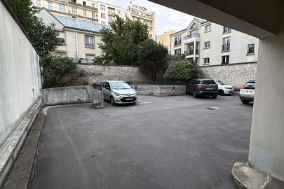 Parking Métro avenue Émile Zola - rue du Théâtre - Paris 15