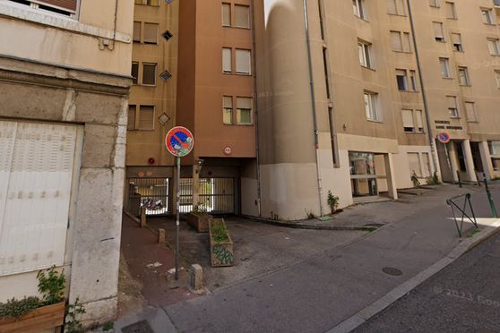 Vignette parking Métro Croix-Rousse - rue Pouteau - Lyon 1
