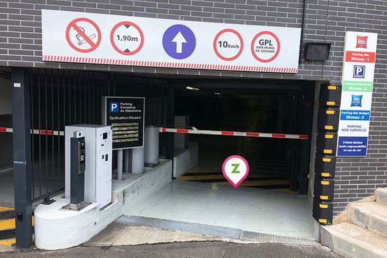 Montigny-le-Bretonneux - Vélodrome National - Ibis Budget - Parking réservable en ligne - Montigny-le-Bretonneux