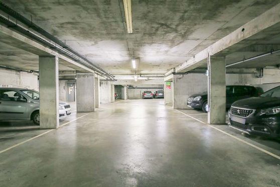 Vignette parking Métro Cour Saint-Émilion 3 - Paris 12