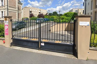 Parking Espace de jeux pour enfants - rue Jean Camus - Gonesse