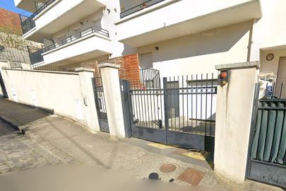 Parking Parc de la Mairie - rue du Pont - Villeneuve le Roi