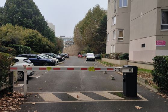 Vignette parking Métro Pierre Curie - place Danton - Ivry sur Seine