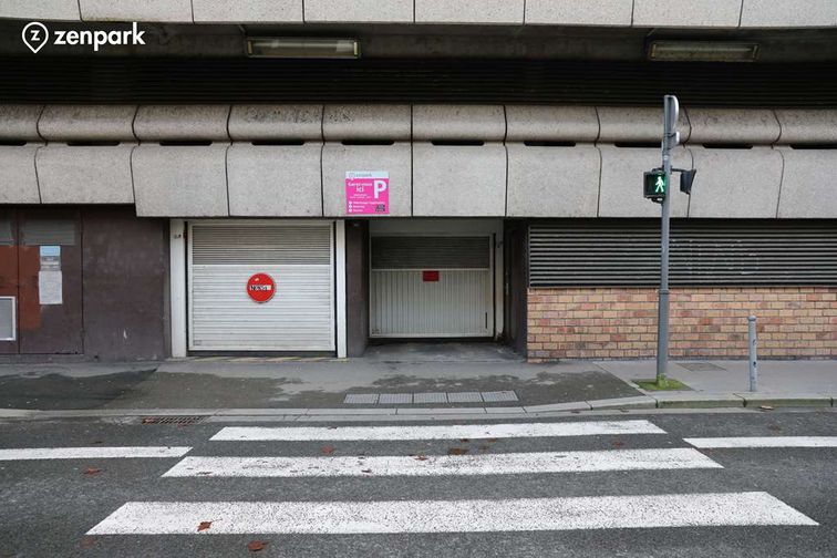 Bordeaux - Saint-André - Palais de Justice - Parking réservable en ligne - Bordeaux