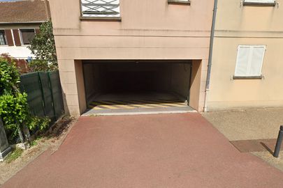 Parking Route de Troux - Guyancourt