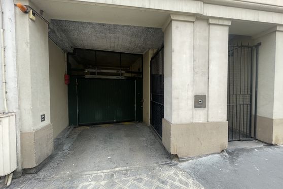 Vignette parking Square Louis XIII - rue de Turenne - Paris 4