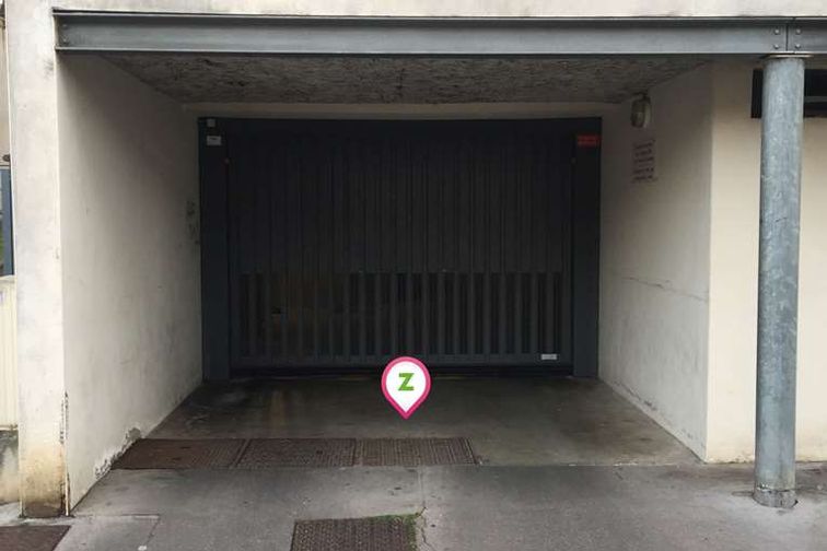 Lyon - Saint-Just - Funiculaire - Parking réservable en ligne - Lyon