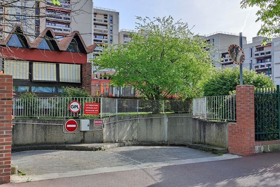 Vignette parking Collège Jean Perrin - boulevard National - Nanterre