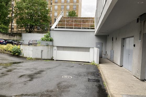 Vignette parking RER Issy-Val de seine - Stade Gabriel-Voisin - boulevard Gallieni - Issy les Moulineaux
