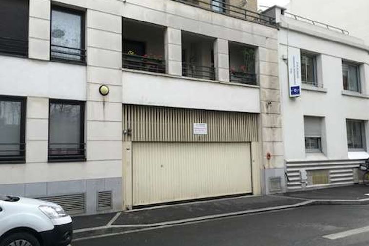 Clichy - Gare de Clichy-Levallois - Castérès - Parking réservable en ligne - Clichy