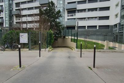 Parking École maternelle Paul Gervais - rue vergniaud - Paris 13