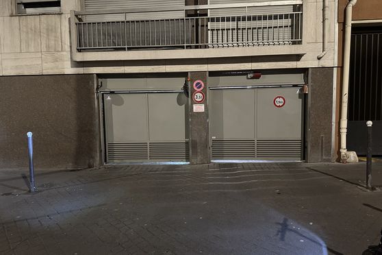 Vignette parking Métro Convention - rue Corbon - Paris 15