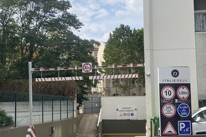 Vignette parking PARFOIS - rue Vandrezanne - Paris 13