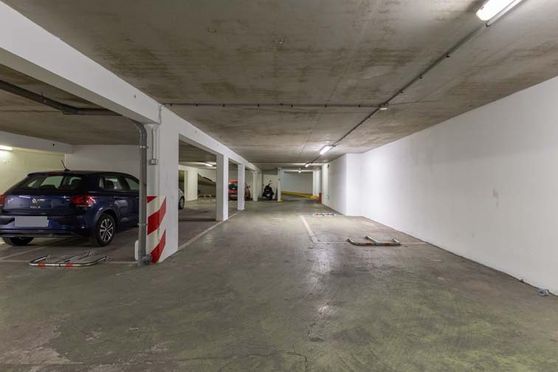 Vignette parking Métro Louis Blanc - rue lafayette - Paris 10