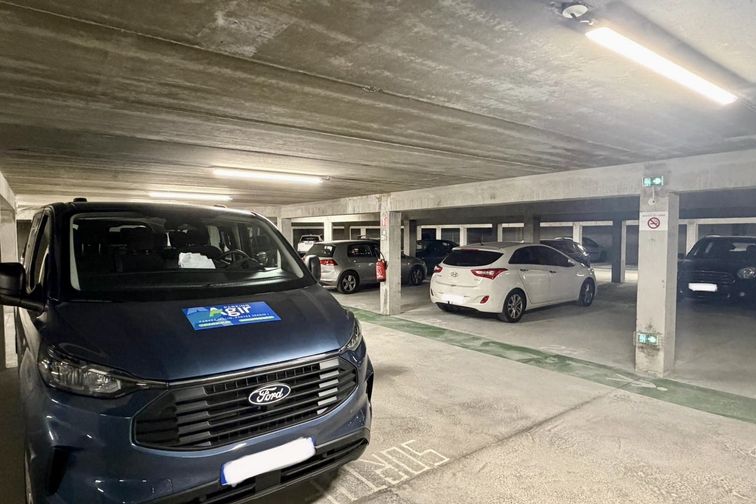 Genève - Aéroport Genève - Parking Agir - Intérieur - Parking réservable en ligne - Ferney-Voltaire